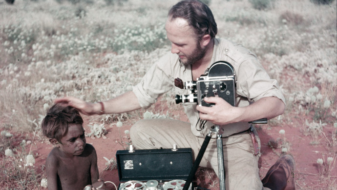 Jens Bjerre 10, Jens Bjerre på filmoptagelse blandt aboriginaler i Australien